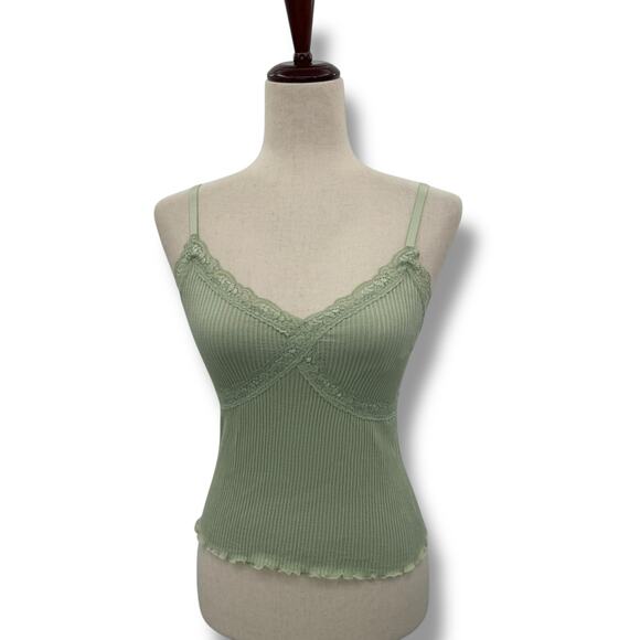 NEW Hippie Rose Green Tank Top Size Medium ribbed Lace trim Cropped Fitted NWT - Picture 1 of 7